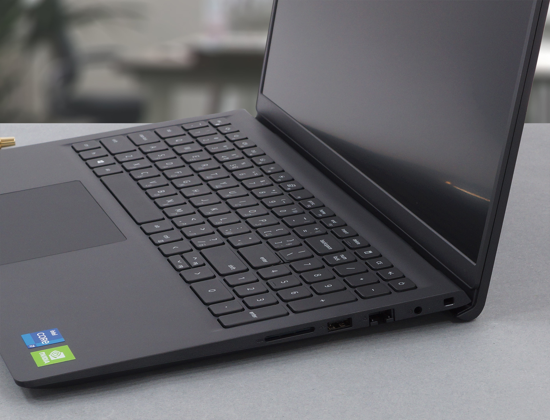 Dell Vostro 15 3510 - Top 5 Pros and Cons | LaptopMedia.com
